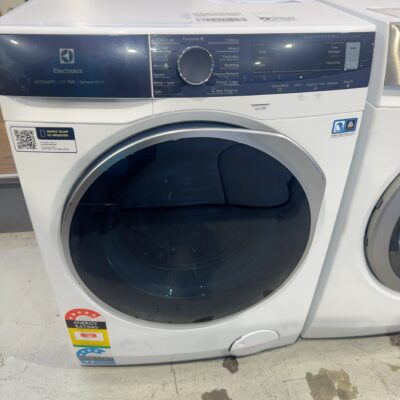 ELECTROLUX EWF9042R7WB 9KG ULTIMATE CARE 700 FRONT LOAD WASHING MACHINE WITH SENSOR WASH, WIFI CONNECTIVITY, LATEST TWIN SENSOR WASH, ULTRAMIX & WOOLMARK CERTIFICATION, 12 MONTH WARRANTY