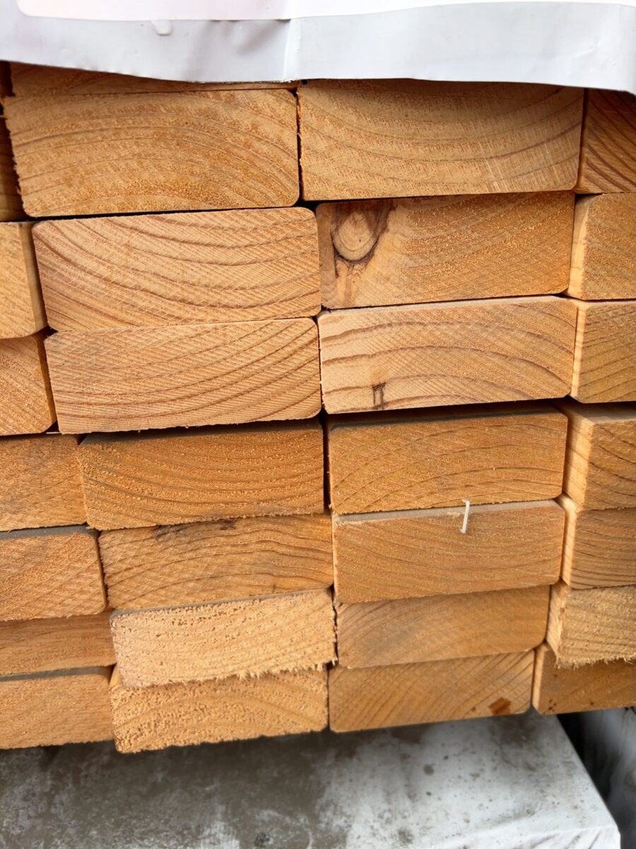 90X35 F/J PINE STUDS-102/2.35 (THIS PACK IS AGED STOCK AND IS SOLD AS IS)
