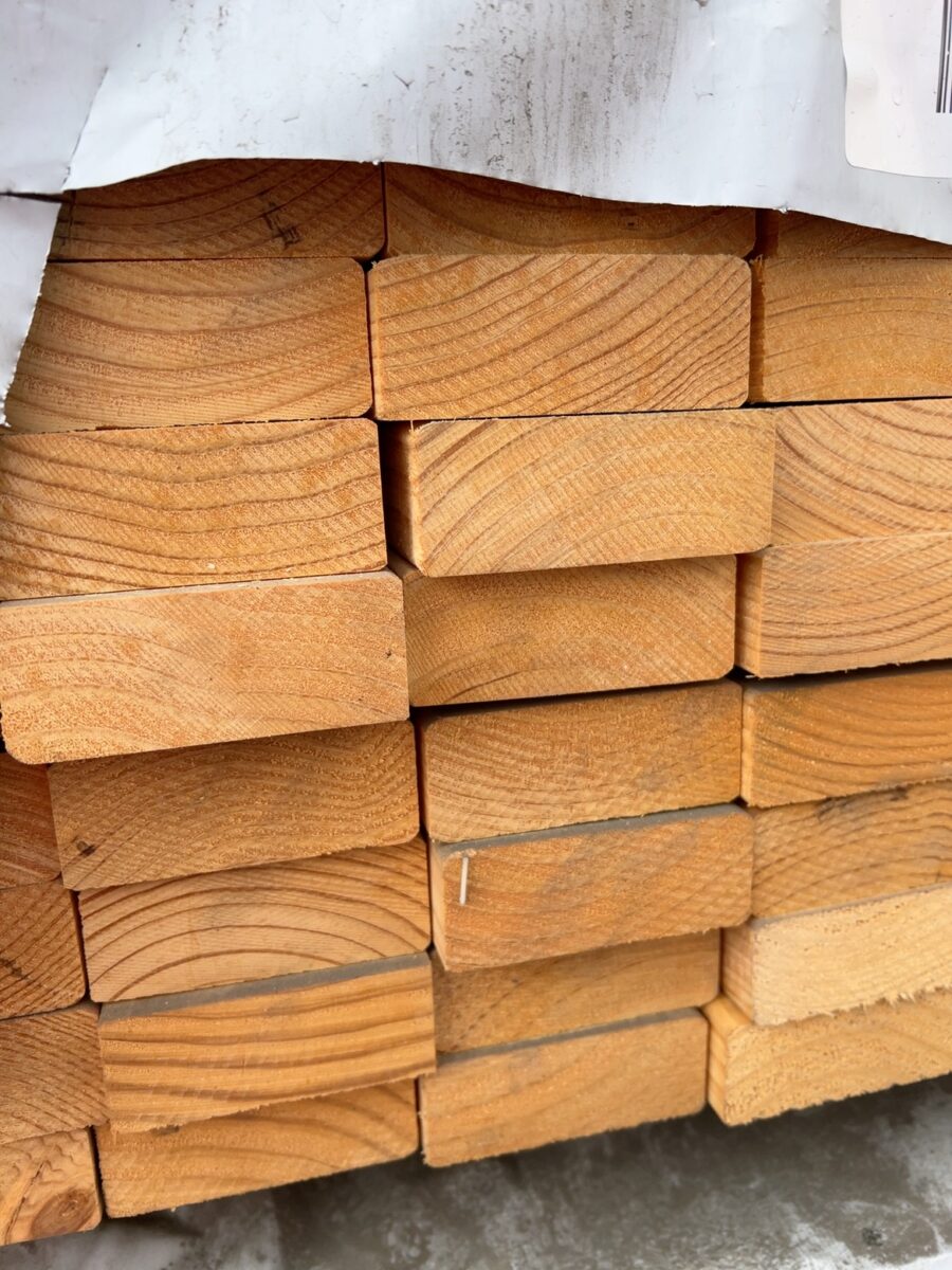 90X35 F/J PINE STUDS-102/2.35 (THIS PACK IS AGED STOCK AND IS SOLD AS IS)