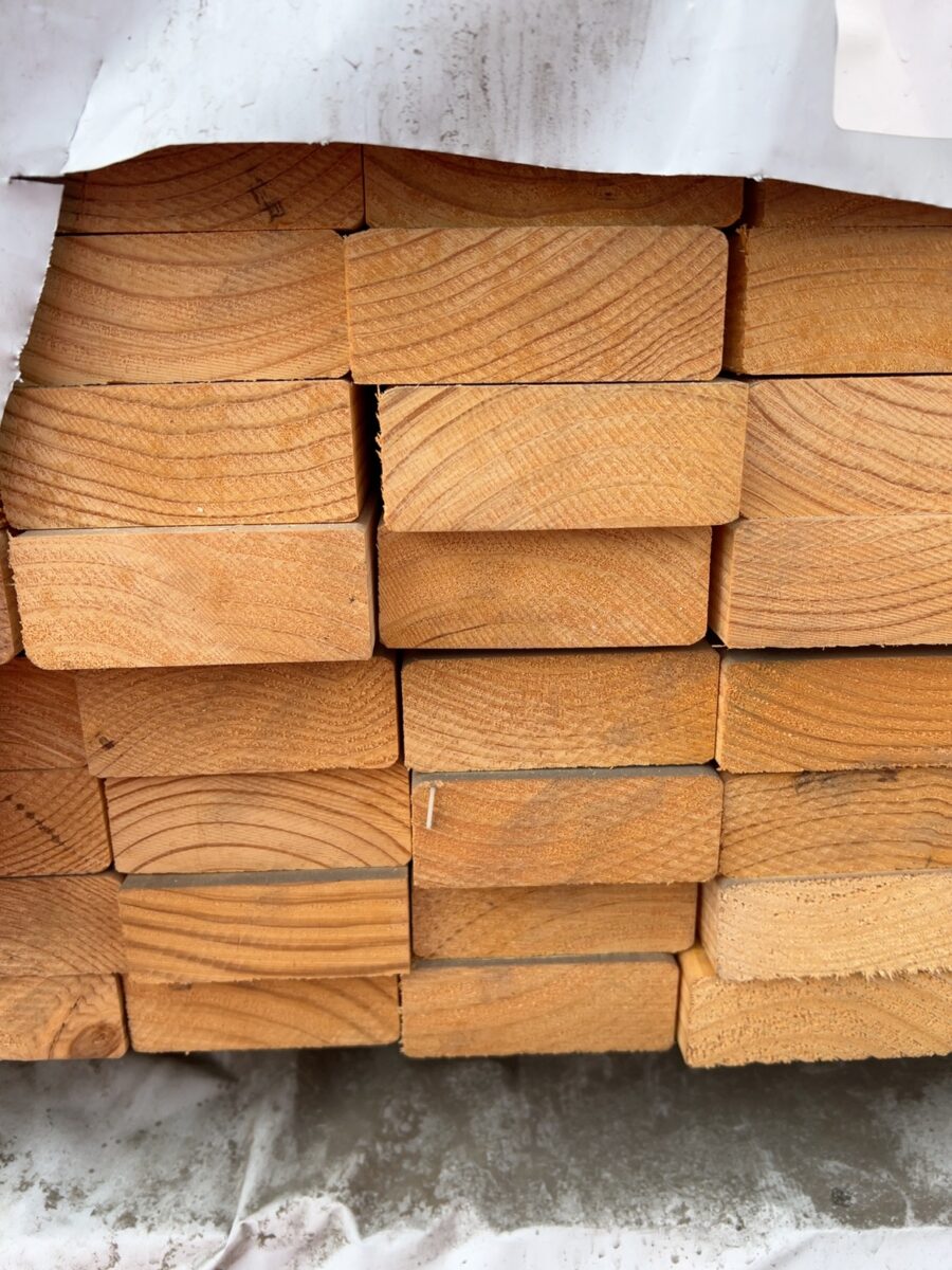 90X35 F/J PINE STUDS-102/2.35 (THIS PACK IS AGED STOCK AND IS SOLD AS IS)