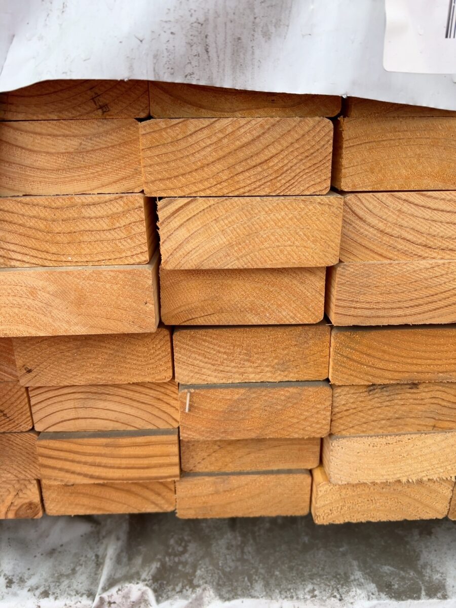 90X35 F/J PINE STUDS-102/2.35 (THIS PACK IS AGED STOCK AND IS SOLD AS IS)