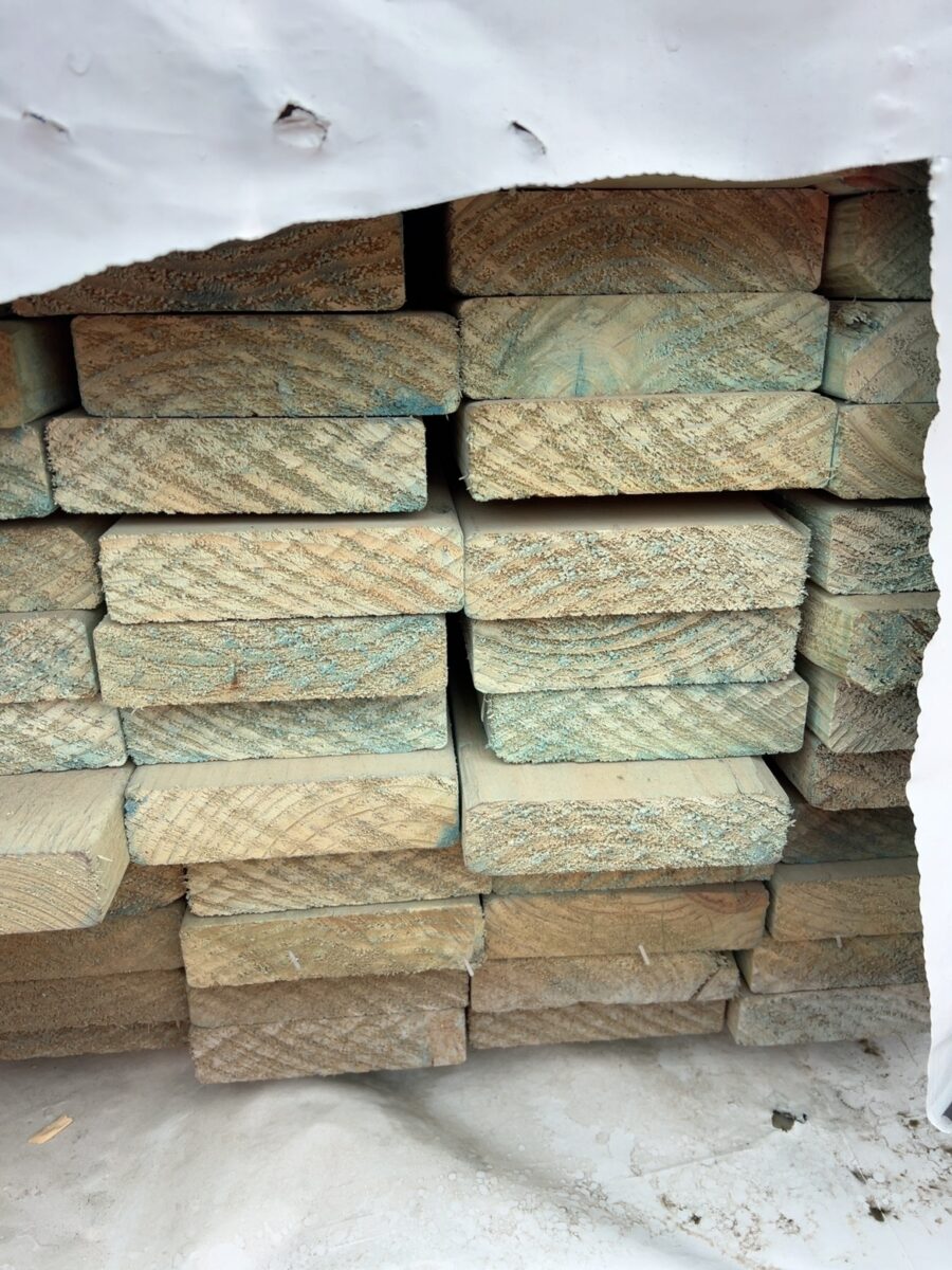 140X35 H2F BLUE MGP10 PINE-80/5.4 (THIS PACK IS AGED STOCK AND SOLD AS IS)