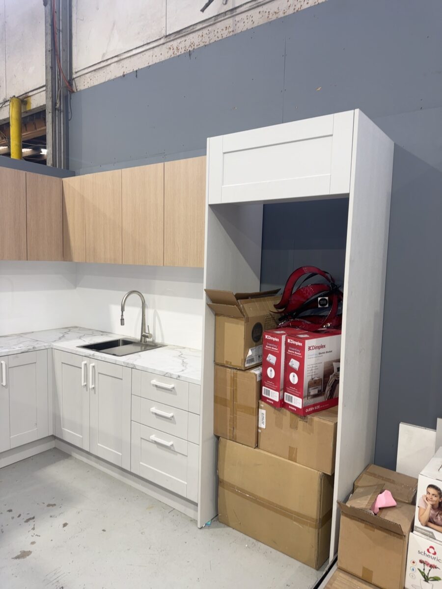 EX DISPLAY L SHAPE KITCHEN WITH LAMINATE BENCH, GREY SQUARE ROUTED PROFILE DOORS, OAK OVERHEADS, WITH 540MM PANTRY AND 800MM FRIDGE SPACE, INCLUDES PULL OUT TAP, SINK, INALTO OVEN & CERAMIC COOKTOP, SOLD AS IS, **BIDDER TO REMOVE** ALL SOLD AS IS NO WARRANTY