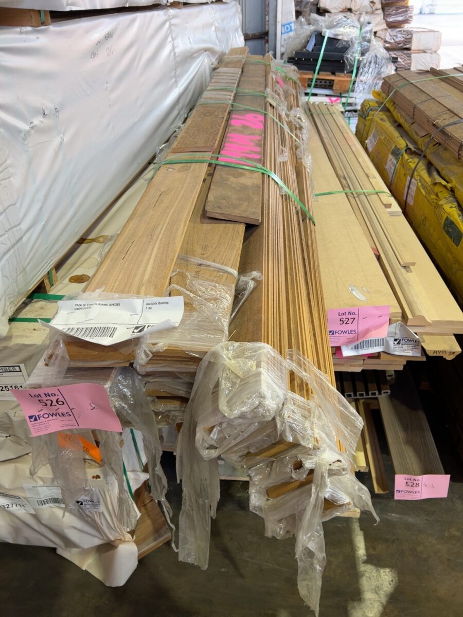 PACK OF STRIP FLOORING (SPECIES UNSPECIFIED)
