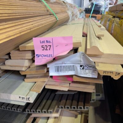 PACK OF MIXED TIMBER/MOULDINGS