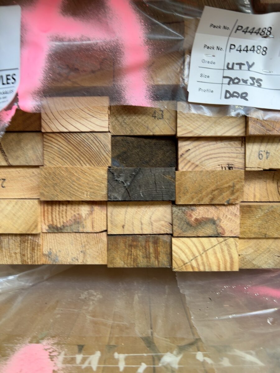 70X35 AUS OAK DAR UTE KD HARDWOOD