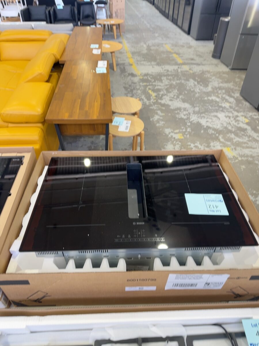 NEW BOSCH PVQ811F15E 80CM INDUCTION COOKTOP WITH DOWNDRAFT INTEGRATED VENTILATION SYSTEM, 4 INDUCTION ZONES, INTUITIVE CONTROL PANEL, NINE FAN POWER LEVELS, RRP$4099 12 MONTH WARRANTY