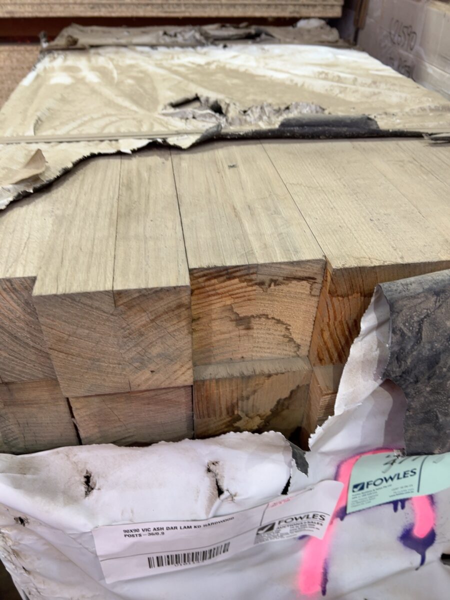 90X90 VIC ASH DAR LAM KD HARDWOOD POSTS-36/0.9