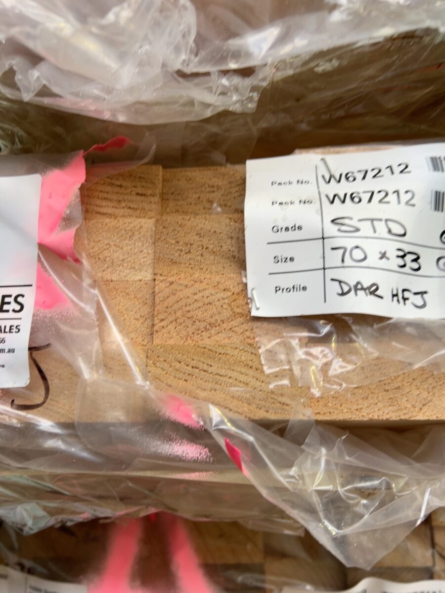 70X33 GLACIAL OAK DAR F/J STANDARD GRADE KD HARDWOOD