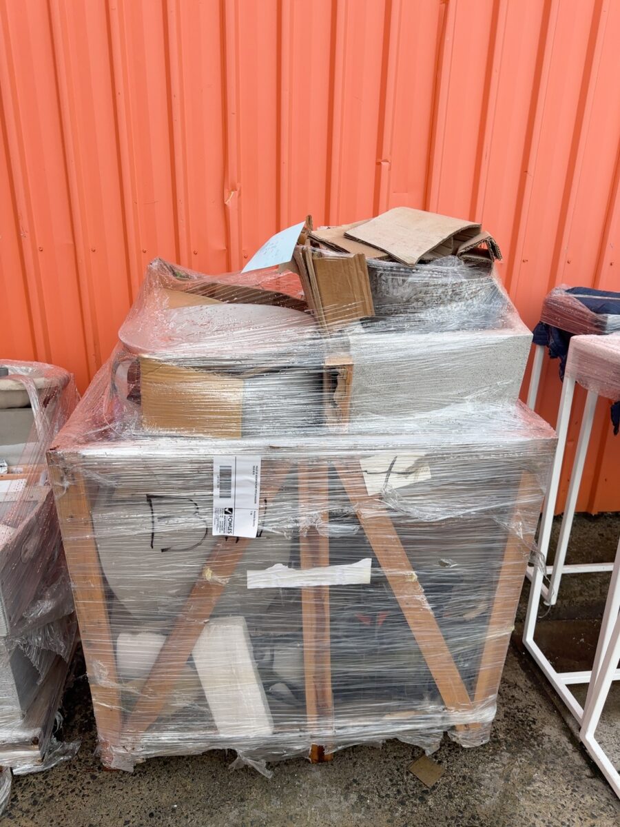 PALLET OF ASSORTED PLANT POTS & SAUCERS SOLD AS IS