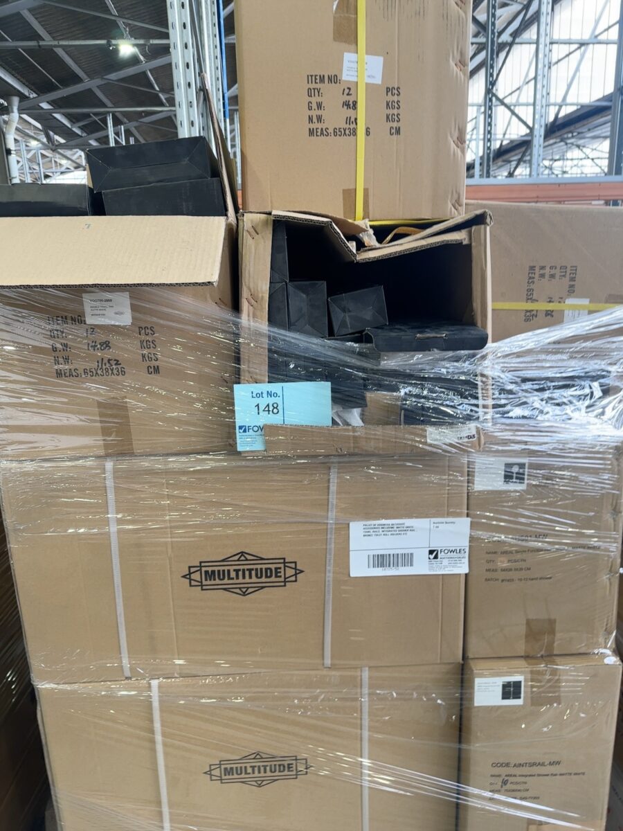 PALLET OF ASSORTED BATHWARE ACCESSORIES INCLUDING  MATTE WHITE TOWEL RAILS, INTEGRATED SHOWER RAIL , BRONZE TOILET ROLL HOLDERS ETC