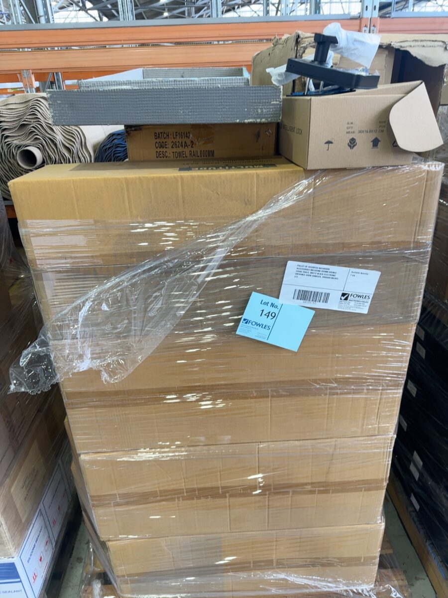 PALLET OF ASSORTED BATHWARE ACCESSORIES INCLUDING 800MM DOUBLE TOWEL RAILS, MATTE BLACK ELECTRONIC ENTRANCE DOOR HANDLES, SHOWER NICHES ETC