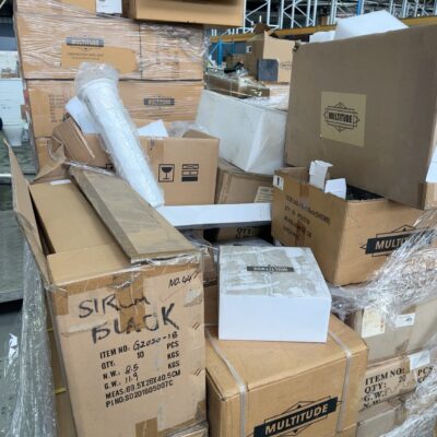 PALLET OF ASSORTED BATHROOM ACCESSORIES, INCLUDING CEILING DROPPERS, POP UPS, CABINET HANDLES, SPOUTS, TAPS, VARIOUS FINISHES - MATTE BLACK AND CHROME, AS WELL AS SMART POP UP SOCKETS IN WHITE, SOLD AS IS