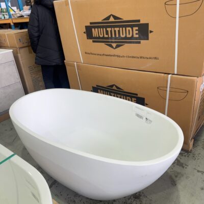 NEW MATTE WHITE VENICE 1500MM EGG FREESTANDING BATH SOLD AS IS