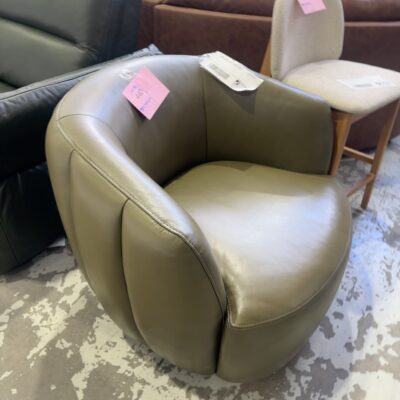 SAMPLE LOUNGE - NEW VALENCIA FORREST GREEN LEATHER SWIVEL ARMCHAIR, SOLD AS IS