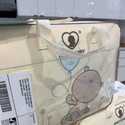NEW 7 PIECE BABY COT SET INCLUDING QUILT COVER, BUMPERS, FITTED SHEET, PILLOW CASE & PILLOW - TEDDY BEAR WITH BALLOONS RRP9.95