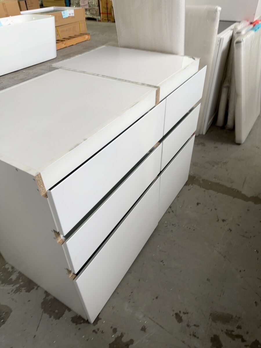 SAMPLE KITCHEN - NEW WHITE SATIN 2 PAC KITCHEN CABINETS WITH FINGER PULL PROFILE, SOLD AS IS