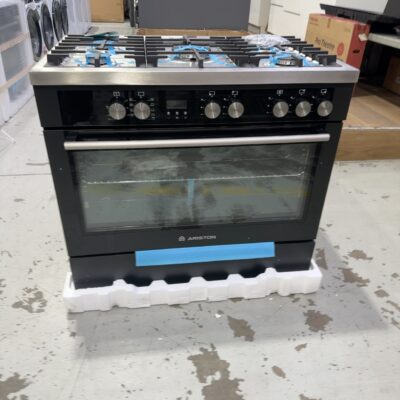 BRAND NEW BOXED ARISTON 900MM DUAL FUEL FREESTANDING OVEN, MODEL CP90510MFBAAUS, BLACK & S/STEEL, 9 COOKING FUNCTION OVEN, WITH 5 GAS BURNER COOKTOP INCLUDING WOK BURNER, WITH 12 MONTH WARRANTY RRP99