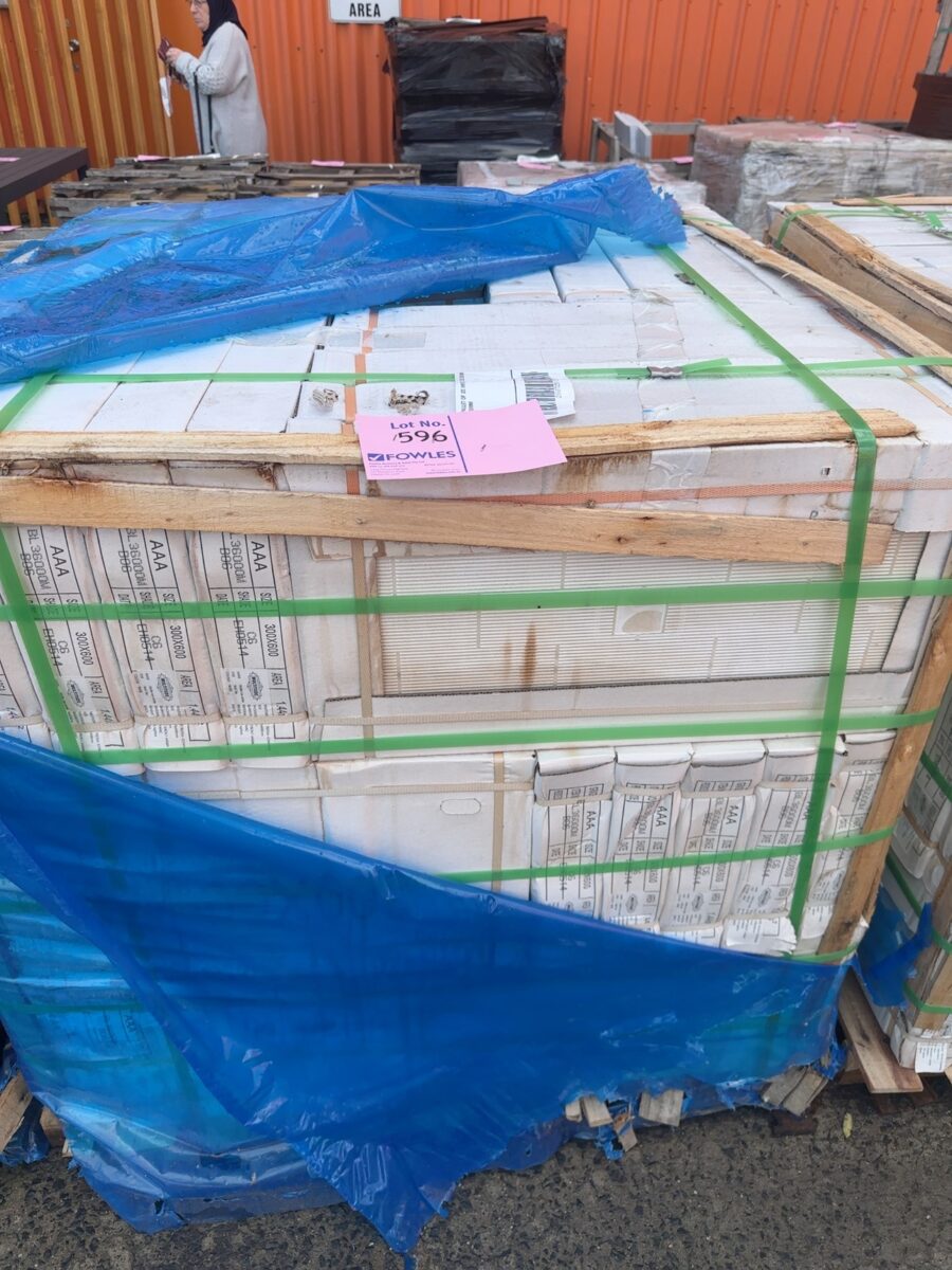 PALLET OF ICE WHITE MATTE TILES 300MM X 600MM