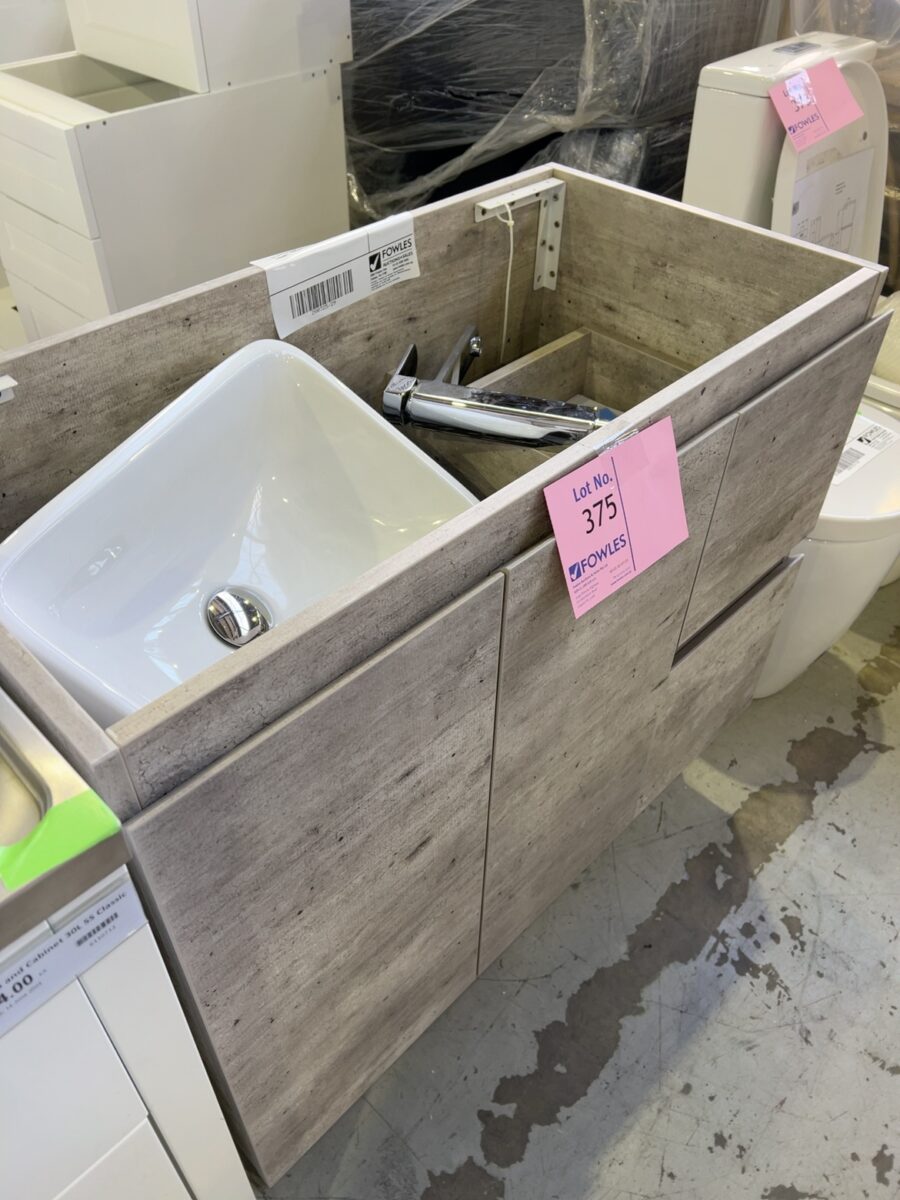 EX SHOWROOM  - FIENAZA 900MM VANITY CABINET, FINGERPULL, SOLD AS IS