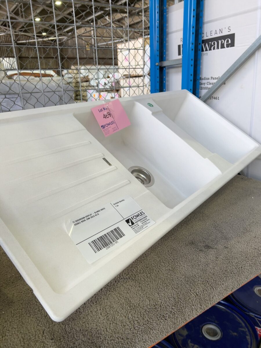 EX SHOWROOM DISPLAY - BLANCO WHITE DOUBLE BOWL SINK SOLD AS IS