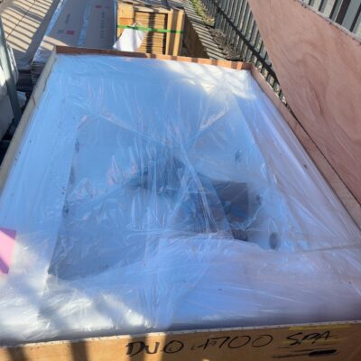 NEW LARGE DUO 1700MM SPA BATH, SOLD AS IS NO WARRANTY