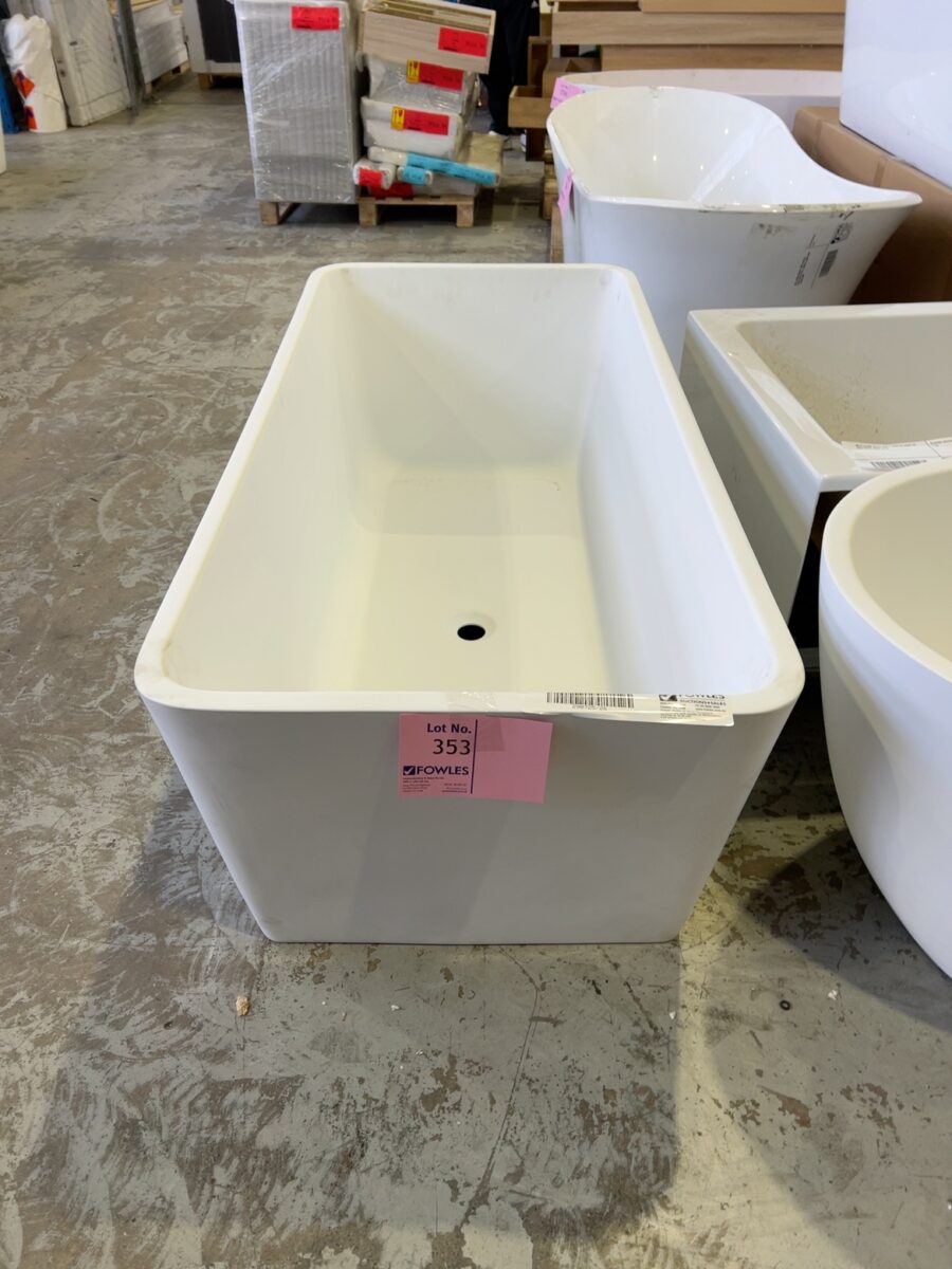 NEW FUSION 1500MM MATTE WHITE FREESTANDING BATH