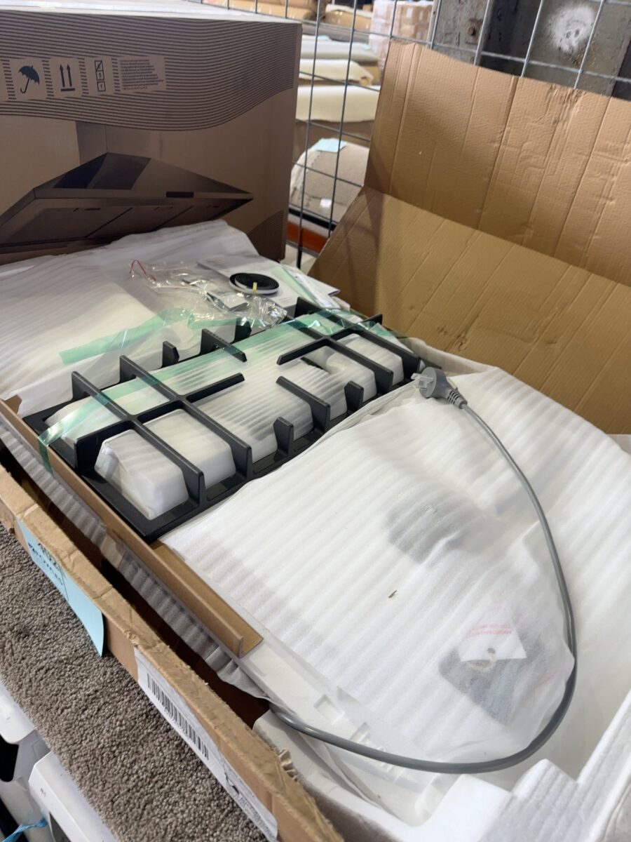 NEW ELECTROLUX EHG953BE 900MM GAS COOKTOP SOLD AS IS NO WARRANTY