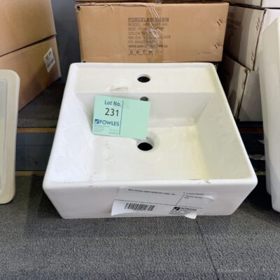 NEW CERAMIC VANITY BASIN APB-04400-WH
