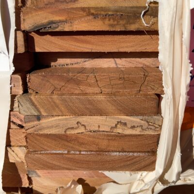 135X19 FEATURE GRADE SPOTTED GUM DECKING- (PACK CONSISTS OF RANDOM SHORT LENGTHS)