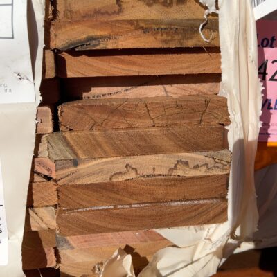 135X19 FEATURE GRADE SPOTTED GUM DECKING- (PACK CONSISTS OF RANDOM SHORT LENGTHS)