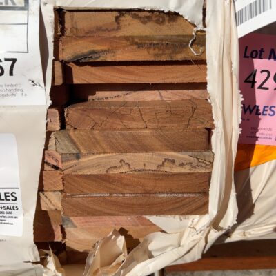 135X19 FEATURE GRADE SPOTTED GUM DECKING- (PACK CONSISTS OF RANDOM SHORT LENGTHS)