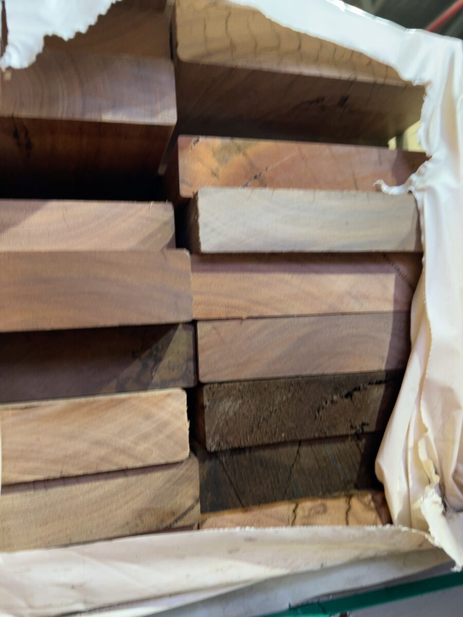 190X35 FEATURE GRADE SPOTTED GUM