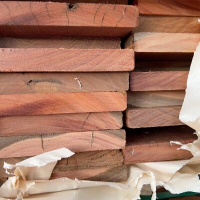 135X19 FEATURE GRADE QLD MIXED HWD DECKING- (PACK CONSISTS OF RANDOM SHORT LENGTHS)