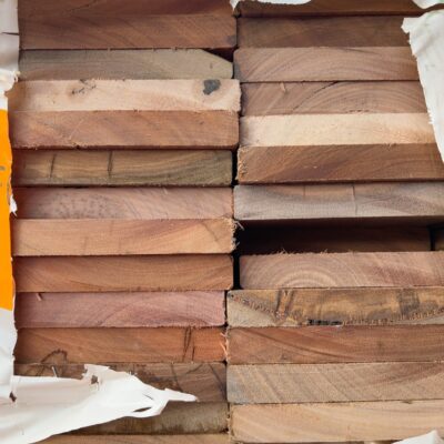 135X19 FEATURE GRADE SPOTTED GUM DECKING- (PACK CONSISTS OF RANDOM SHORT LENGTHS)