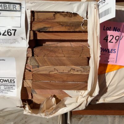135X19 FEATURE GRADE SPOTTED GUM DECKING- (PACK CONSISTS OF RANDOM SHORT LENGTHS)