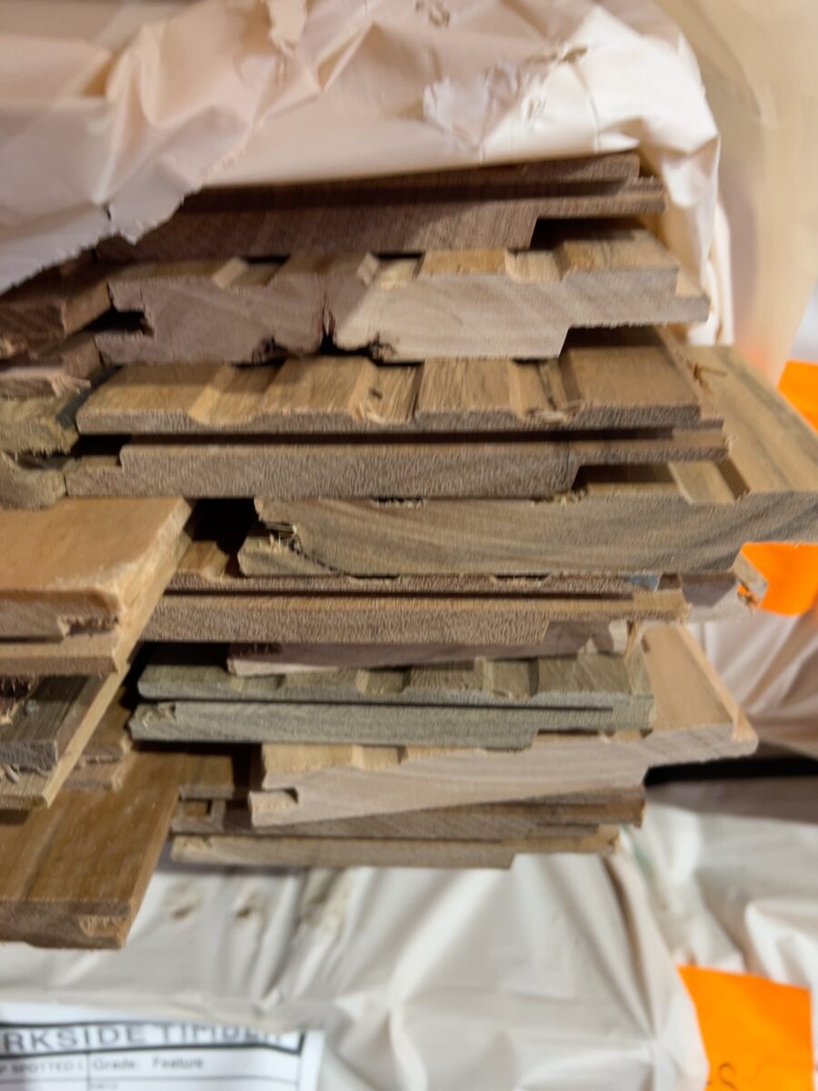 125X19 SPOTTED GUM FEATURE GRADE SHIPLAP CLADDING