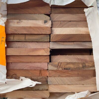 135X19 FEATURE GRADE SPOTTED GUM DECKING- (PACK CONSISTS OF RANDOM SHORT LENGTHS)