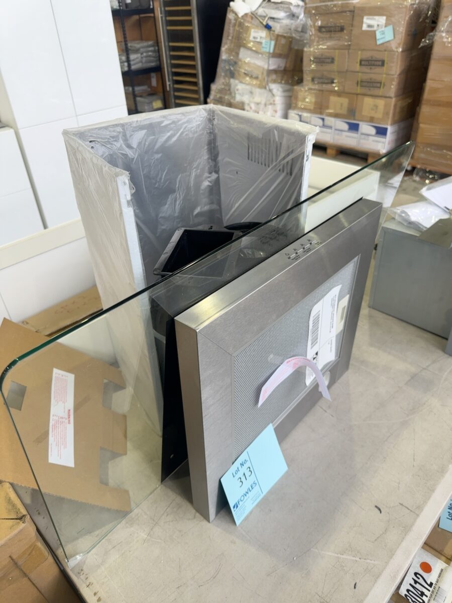NEW WESTINGHOUSE WRCG940SB 900MM GLASS CHIMNEY RANGEHOOD, SOLD AS IS NO WARRANTY