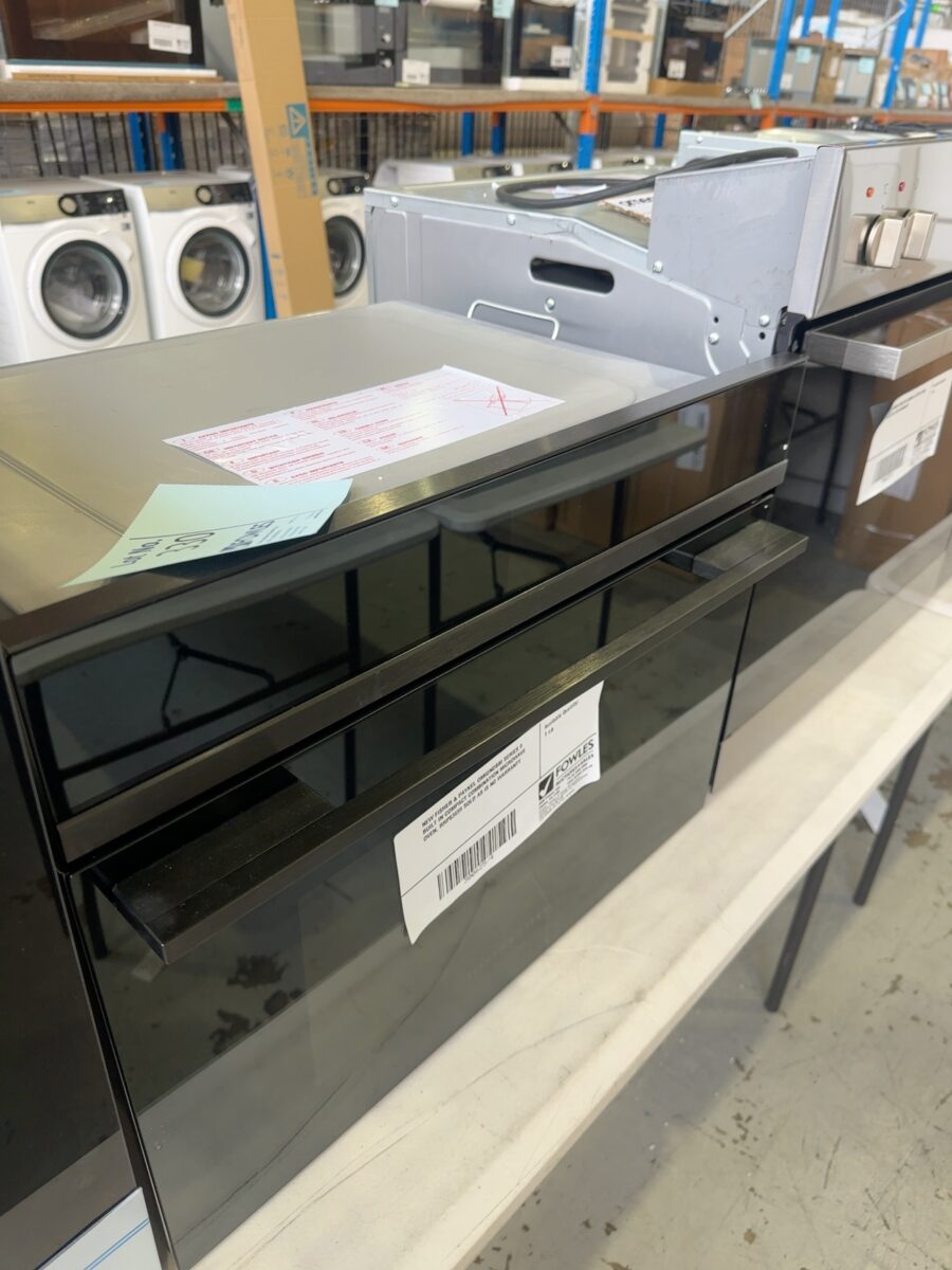 NEW FISHER & PAYKEL OM60NDBBI SERIES 9 BUILT IN COMPACT COMBINATION MICROWAVE OVEN, RRP$3699 SOLD AS IS NO WARRANTY