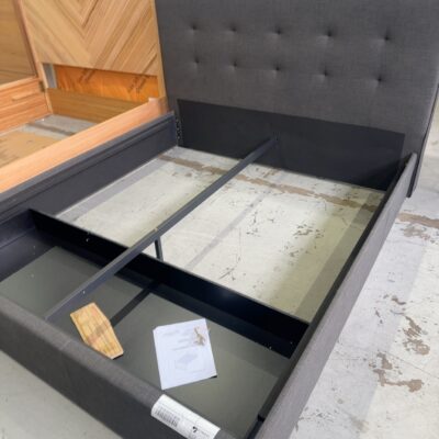 CLEARANCE ASH GREY CARTER/FLORENCE KING SIZE BED WITH DRAWERS, SOLD AS IS