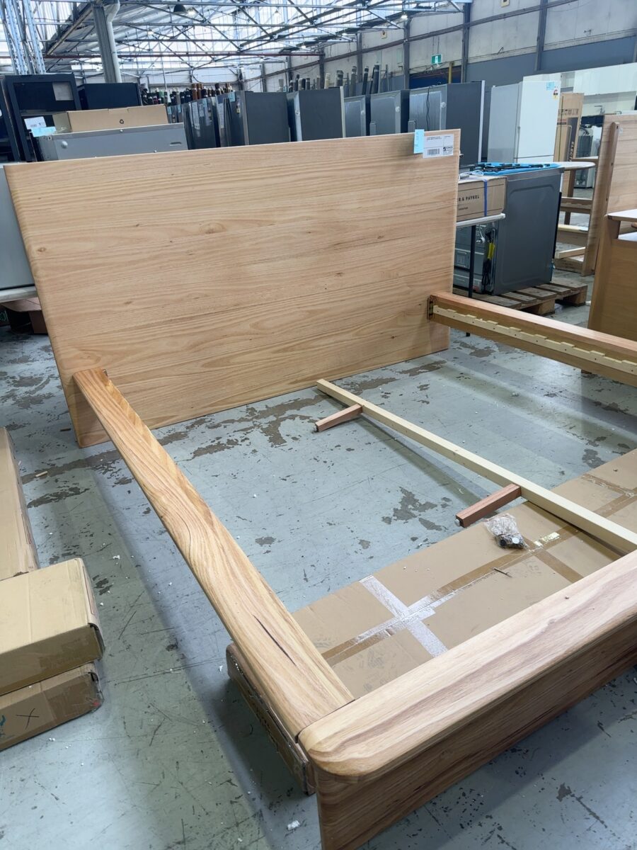 CLEARANCE COMO KING SIZE BED FRAME, MESSMATE TIMBER, PLATFORM BED SOLD AS IS