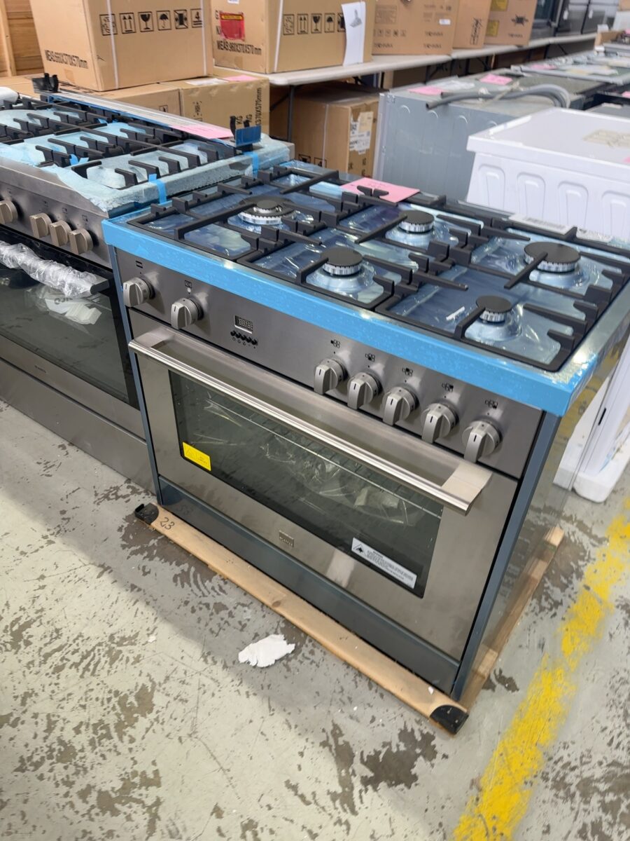 NEW BLANCO BFD914WX  900MM DUAL FUEL FREESTANDING OVEN, SOLD AS IS NO WARRANTY