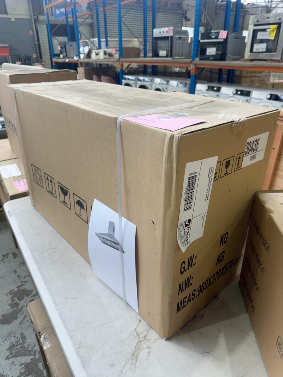 NEW ARISTON RHC90IX 900MM CHIMNEY RANGEHOOD  SOLD AS IS NO WARRANTY