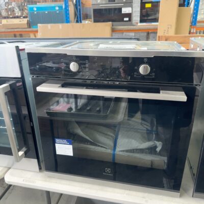 EX DISPLAY ELECTROLUX EVEP614SD 600MM ELECTRIC OVEN SOLD AS IS NO WARRANTY