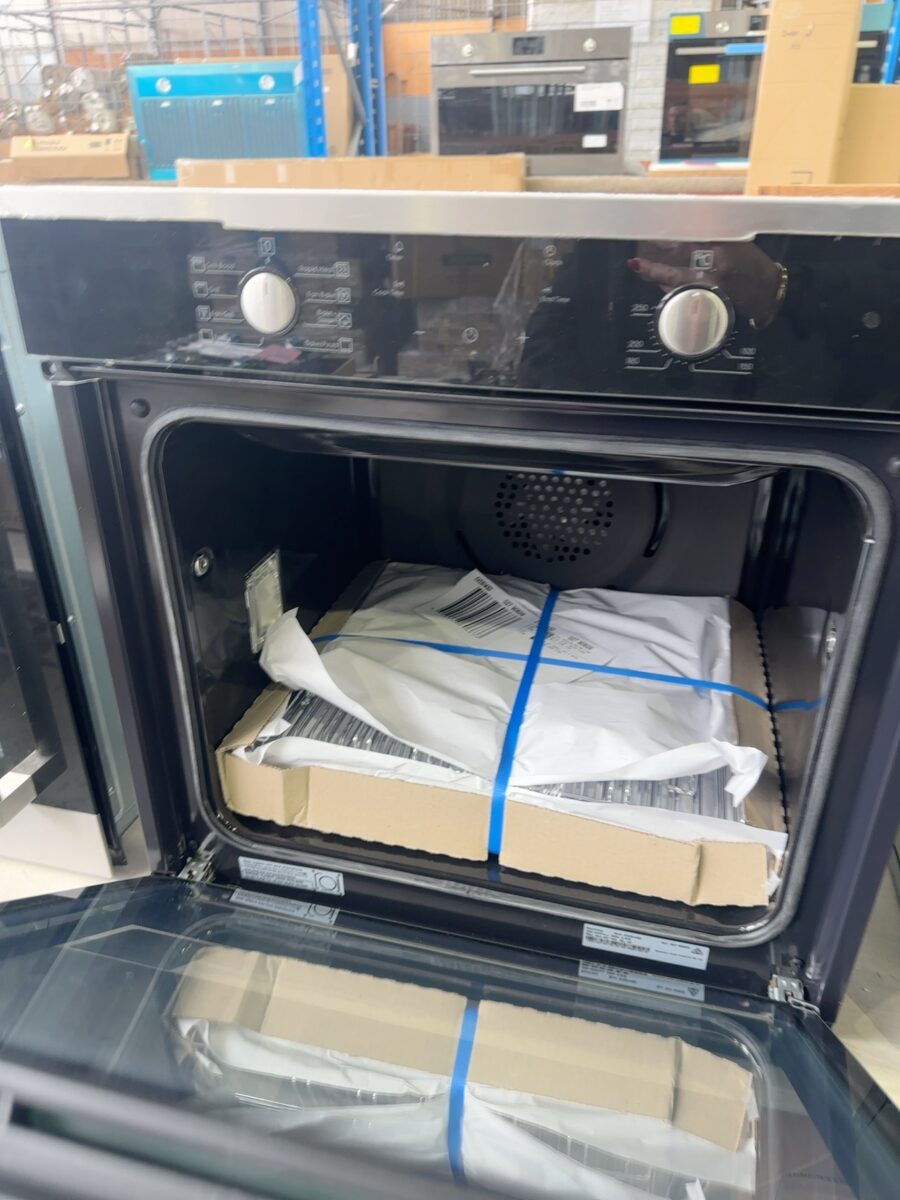 EX DISPLAY ELECTROLUX EVEP614SD 600MM ELECTRIC OVEN SOLD AS IS NO WARRANTY