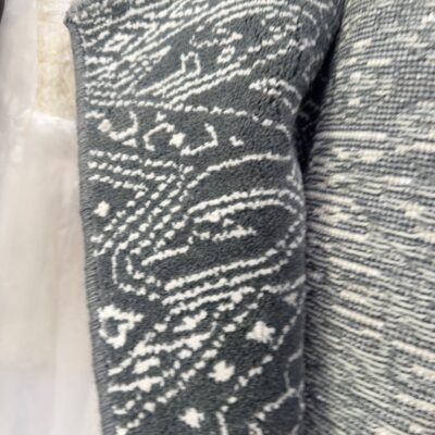 NEW EX DISPLAY RUG, 160CM X 230CM