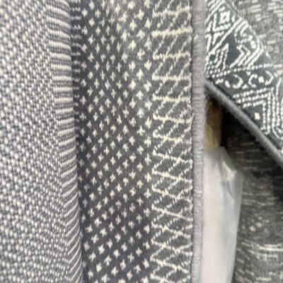 NEW EX DISPLAY RUG, 160CM X 230CM