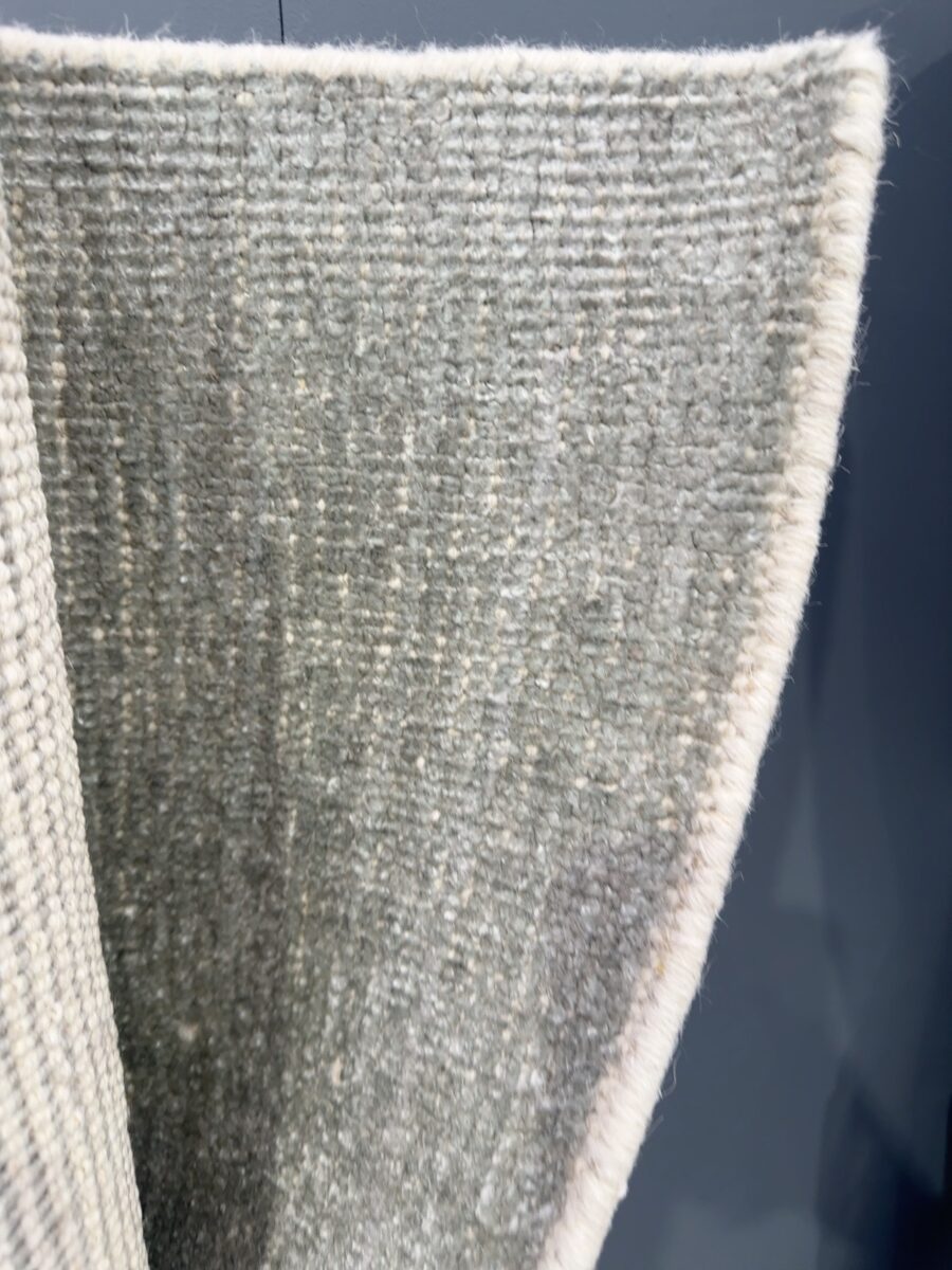 NEW 160CM X 230CM RUG - CHLOE ALUMINIUM