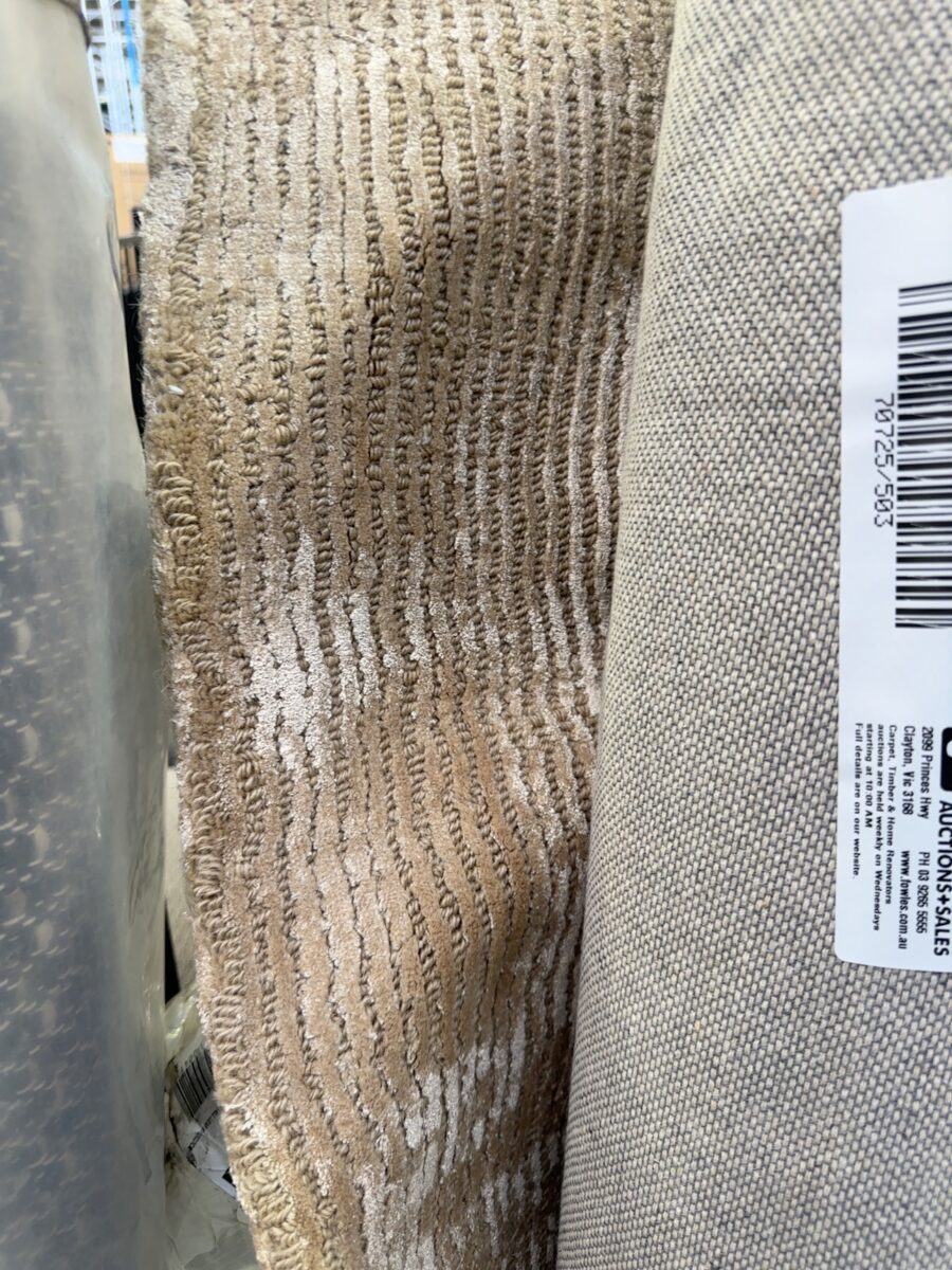 NEW 160CM X 230CM RUG - APRIL FALL LEAF